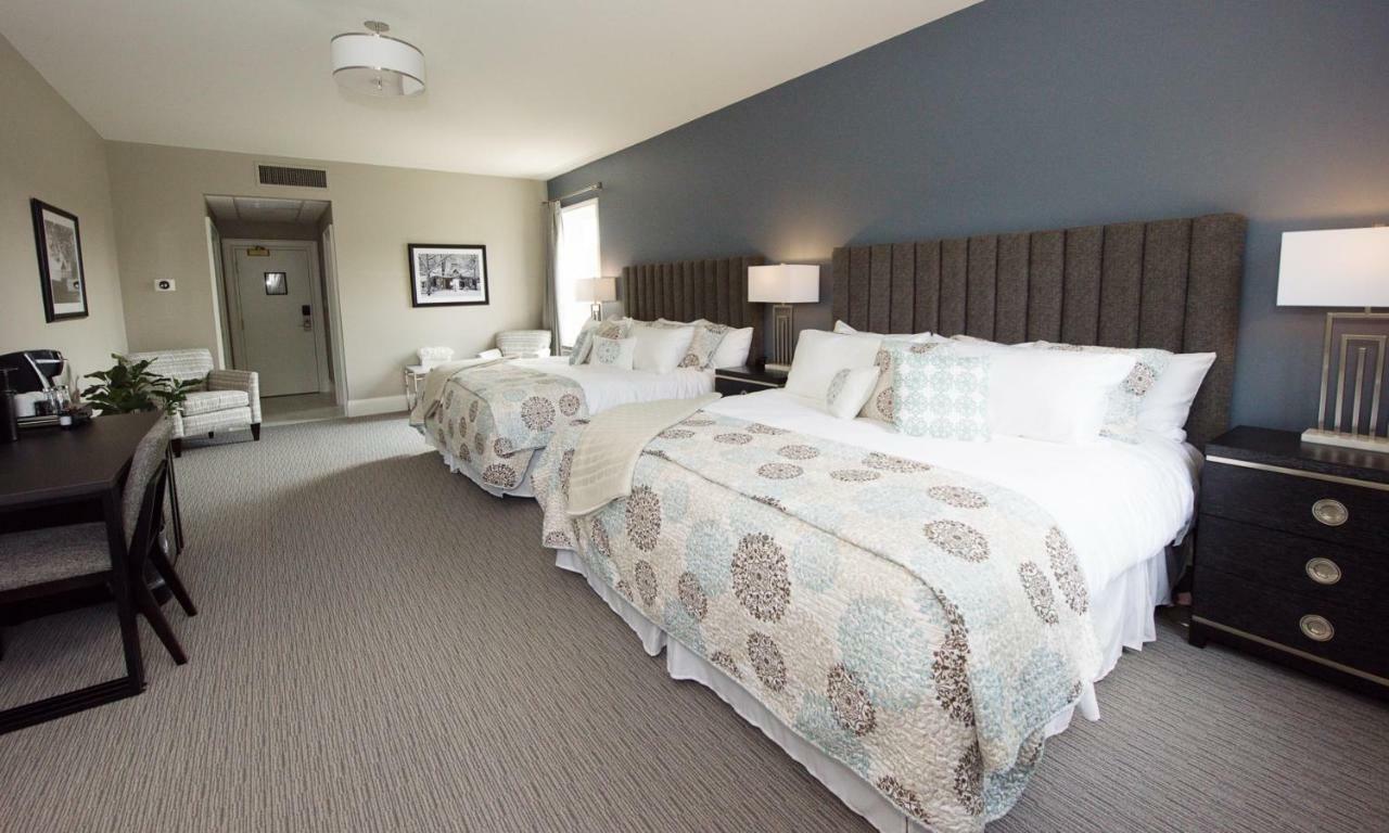 124 On Queen Hotel & Spa Ниагара-он-те-Лейк Экстерьер фото A guest room at the Hotel Vermont